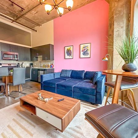Modern 2Br Loft With Amazing City Skyline View And Optional Parking For 8 Guests Near Mccormick Place And Soldier Field Чикаго Екстериор снимка