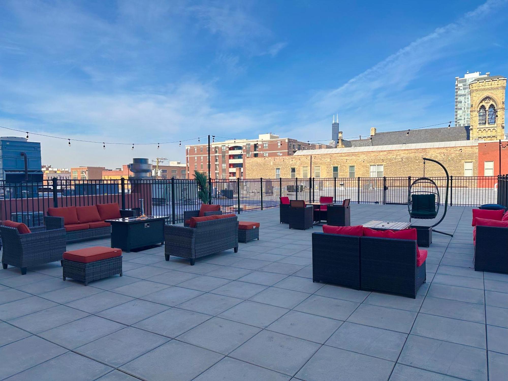 Modern 2Br Loft With Amazing City Skyline View And Optional Parking For 8 Guests Near Mccormick Place And Soldier Field Чикаго Екстериор снимка