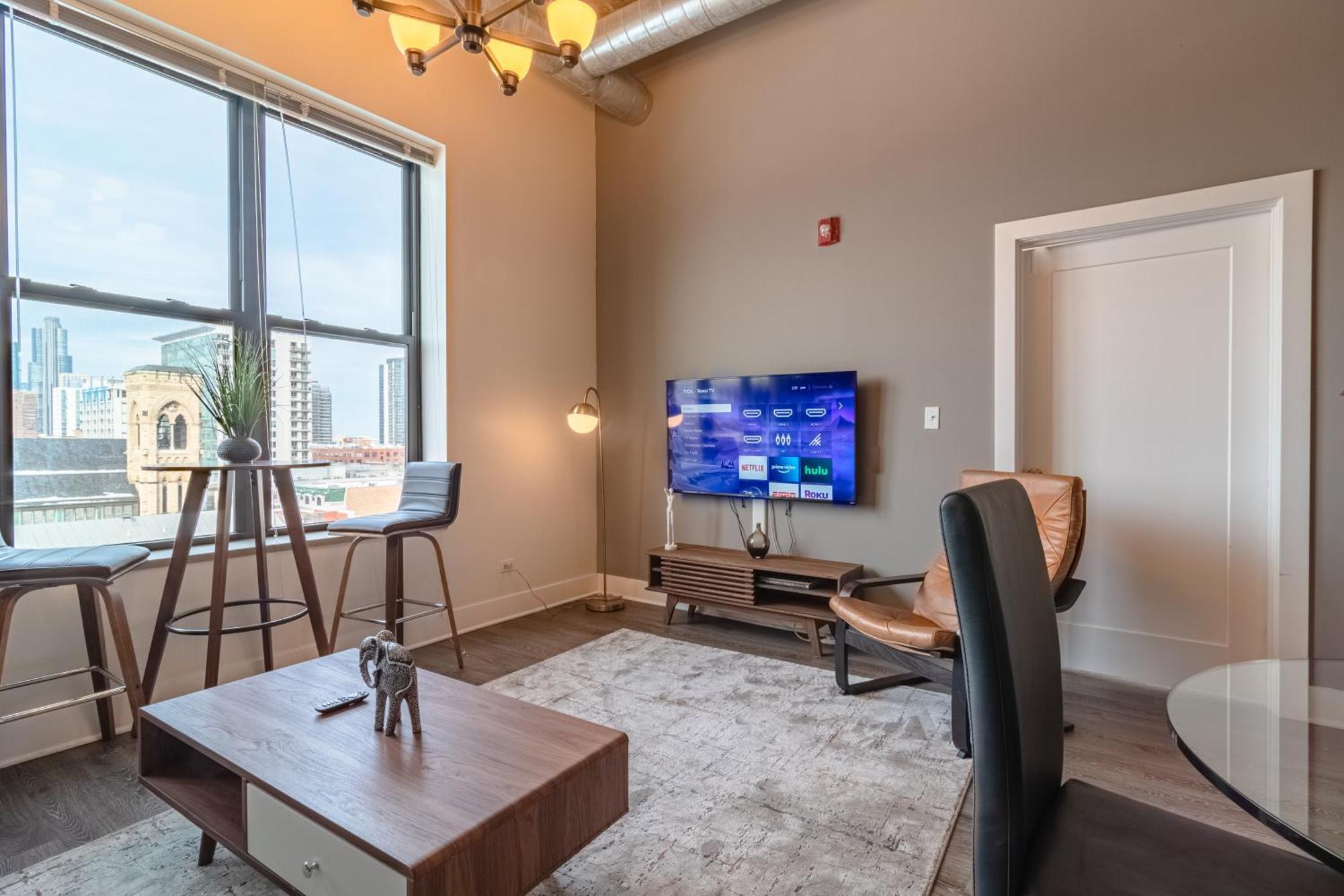 Modern 2Br Loft With Amazing City Skyline View And Optional Parking For 8 Guests Near Mccormick Place And Soldier Field Чикаго Екстериор снимка