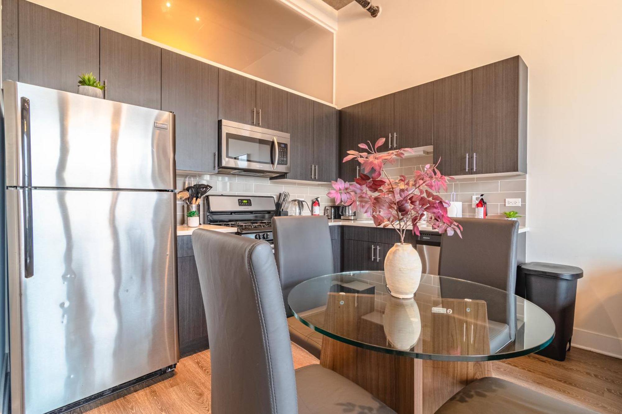 Modern 2Br Loft With Amazing City Skyline View And Optional Parking For 8 Guests Near Mccormick Place And Soldier Field Чикаго Екстериор снимка